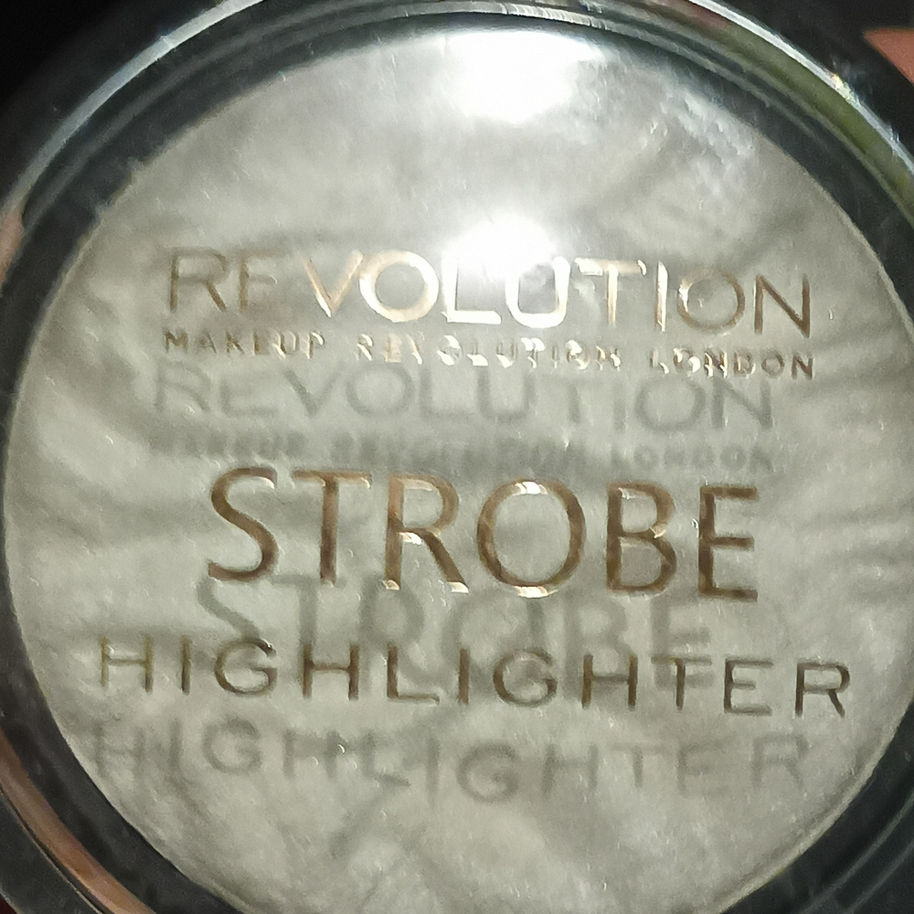 Revolution Strobe Highlighter - Brand New